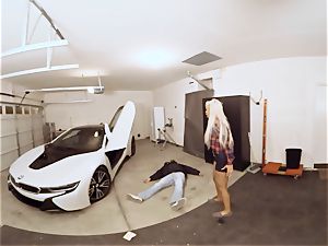 VR PORN-Hot mummy fuck The Car Theif